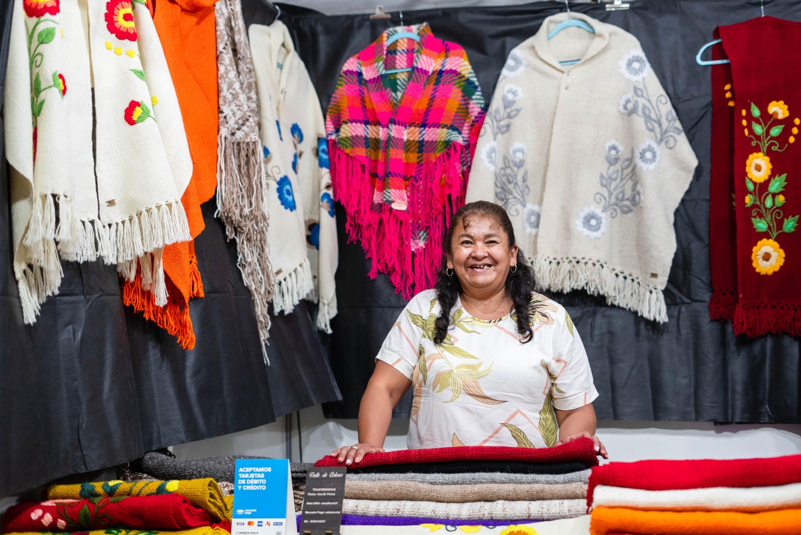 La Fábrica de Alfombras y artesanos catamarqueños presentes en la Feria Nacional de Cosquín