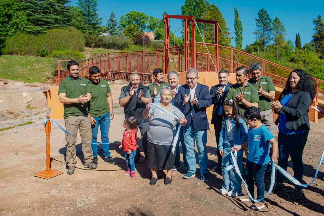 Las Juntas cuenta con un nuevo acceso y avanza la reconstrucción del puente principal