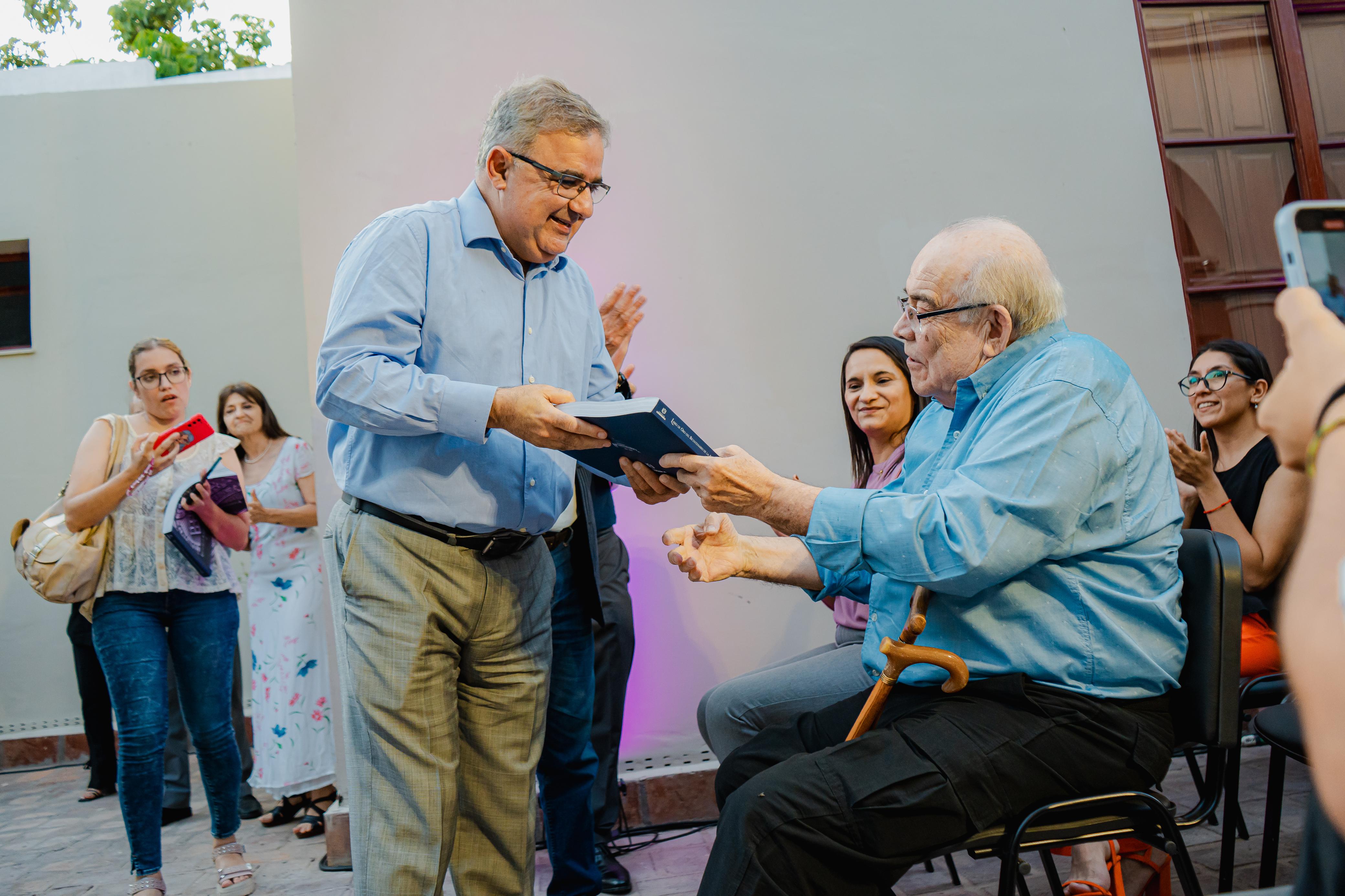 Presentaron el Libro de Oro del Bicentenario de la Autonomía, un repaso y puesta en valor de la historia provincial