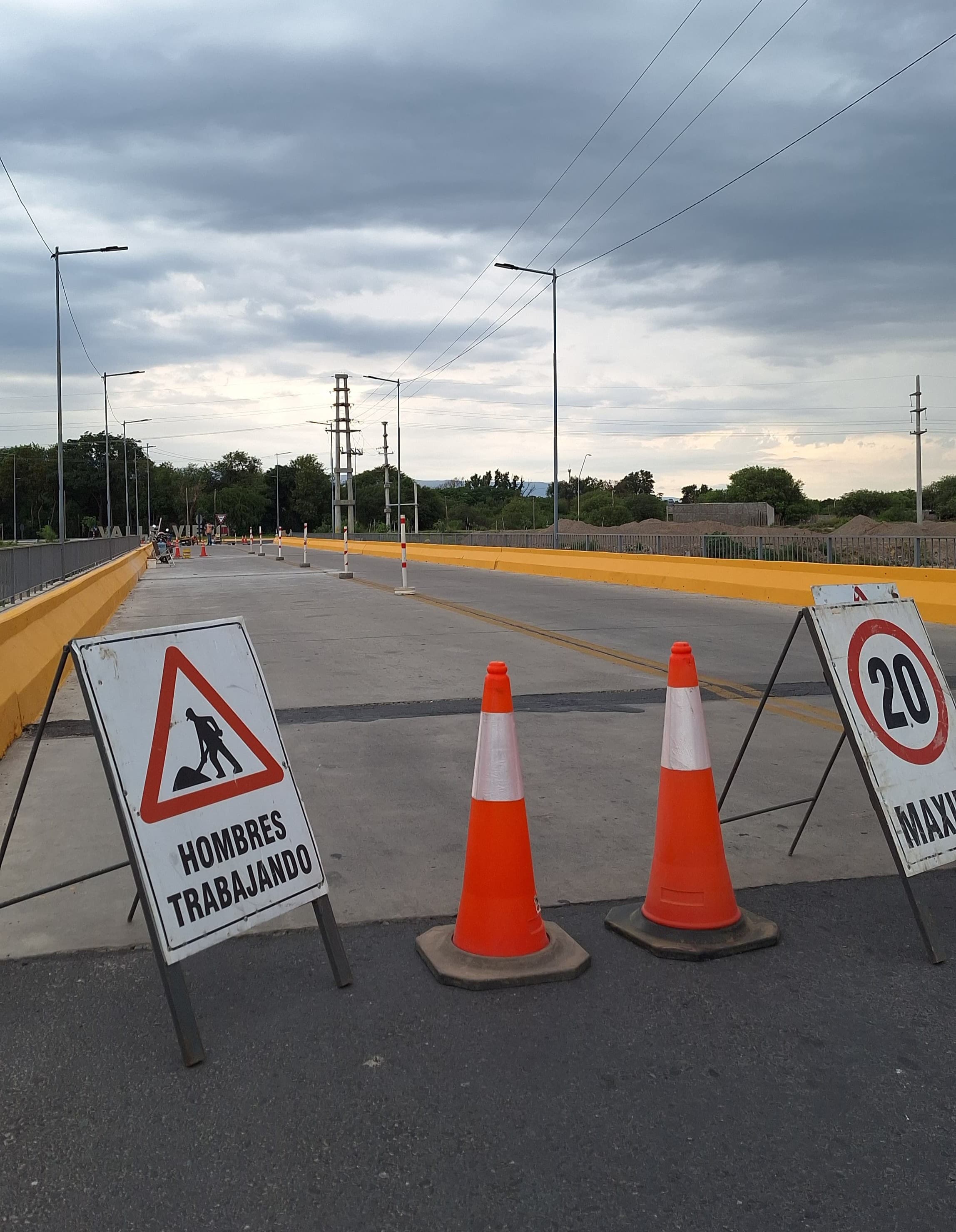 Iniciaron los trabajos sobre el puente en el Camino de la Virgen 