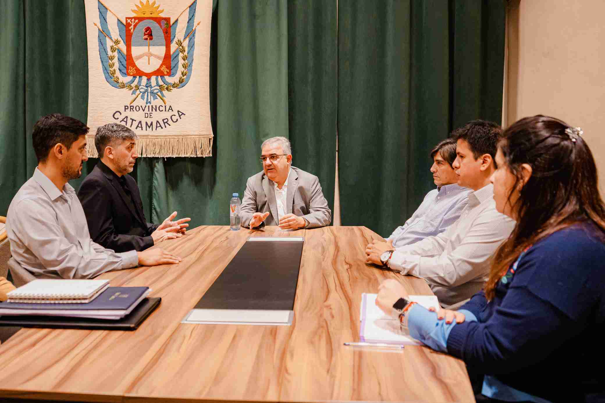 El Gobernador recibió a las nuevas autoridades de CAMYEN