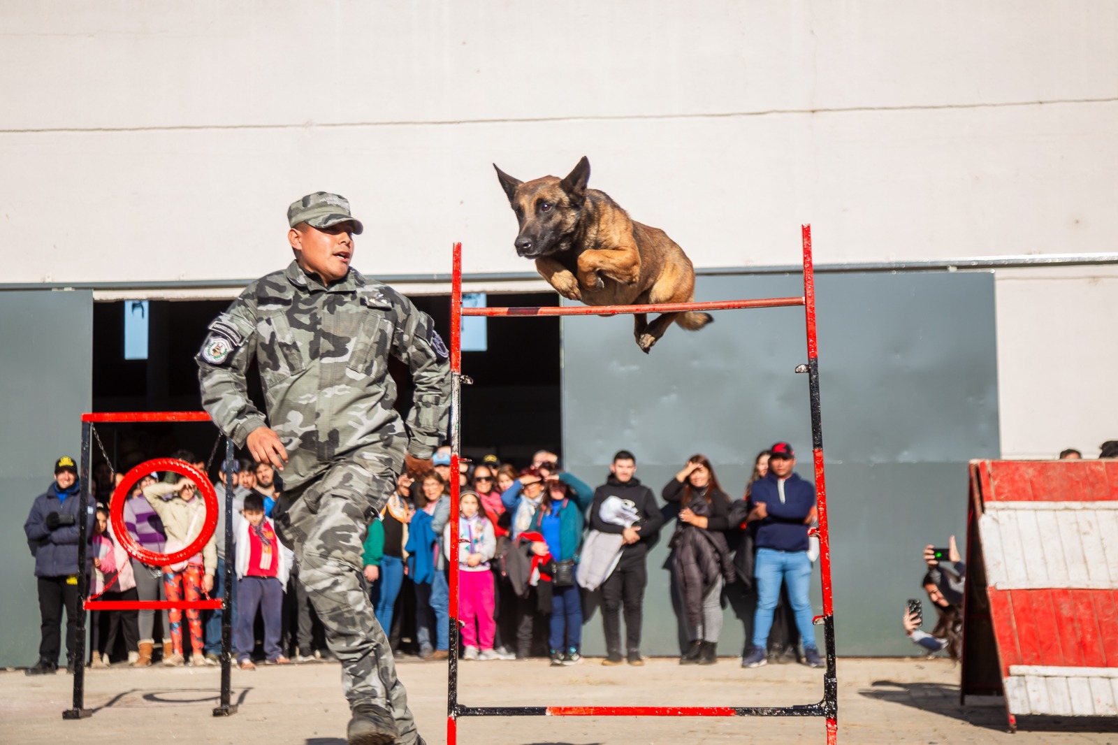 Exhibiciones del Ministerio de Seguridad en la Fiesta del Poncho