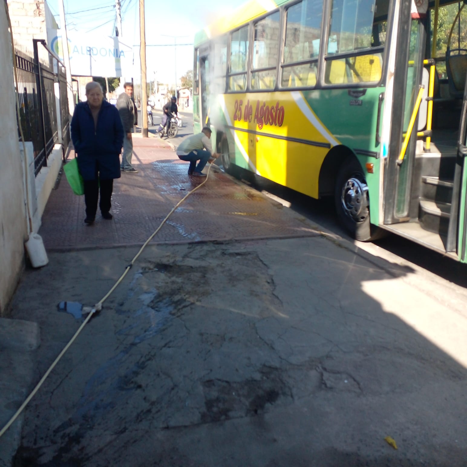 Se incendió en un colectivo mientras realizaba su recorrido