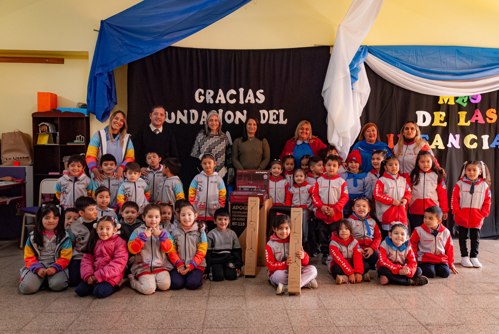 LA FUNDACIÓN BNA DONÓ EQUIPO DE SONIDO A UN JARDIN DE PIEDRA BLANCA 