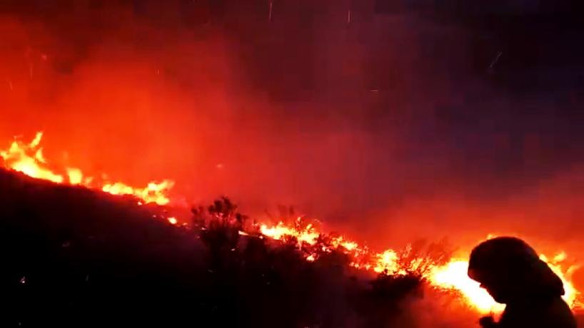 Bomberos Voluntarios de Catamarca asisten en los impactantes incendios en Tafí del Valle