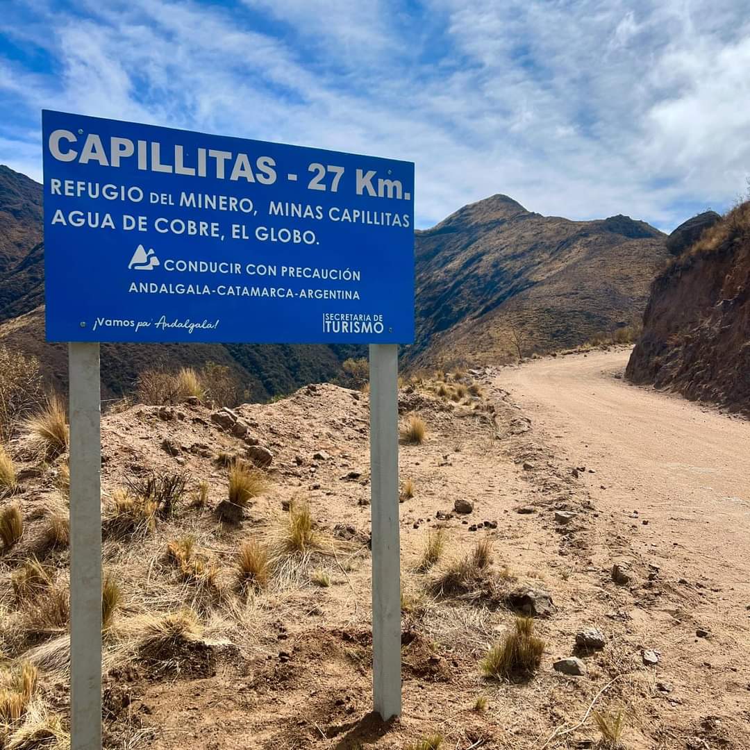 Señalización turística en la Cuesta de Minas Capillitas