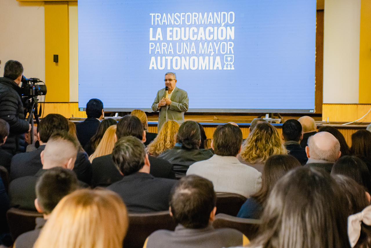 Catamarca impulsa la transformación educativa con nuevo plan para la educación del futuro