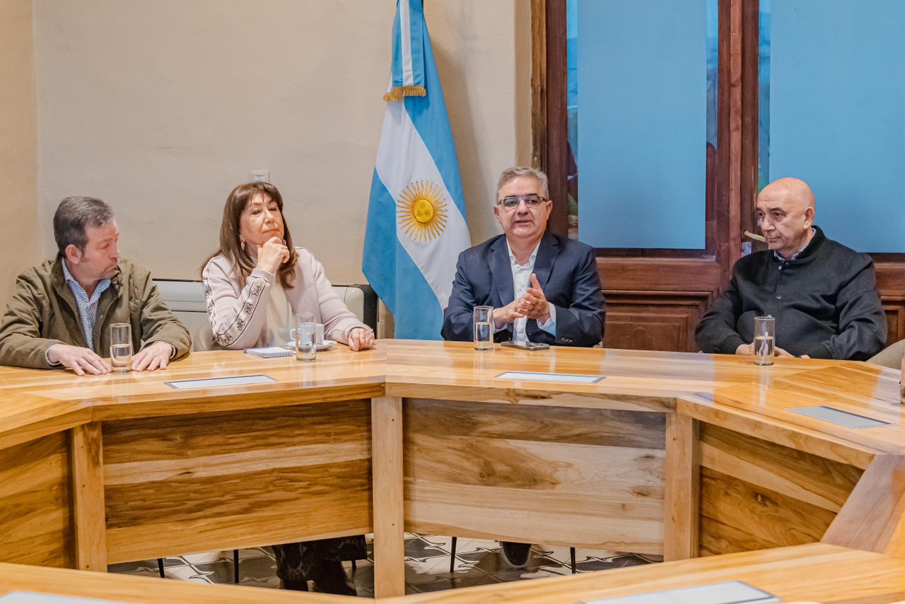 Gobierno y empresarios buscan reforzar la inclusión local en los proyectos mineros