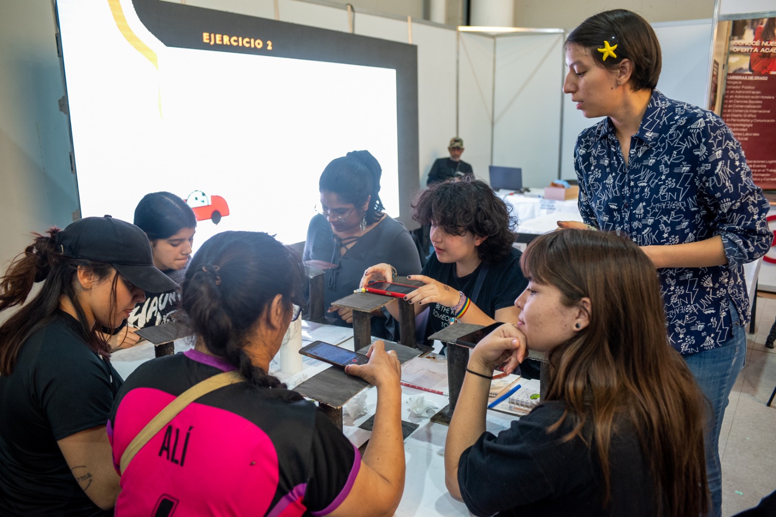 Talleres artísticos y literarios en la Feria del Libro 2024