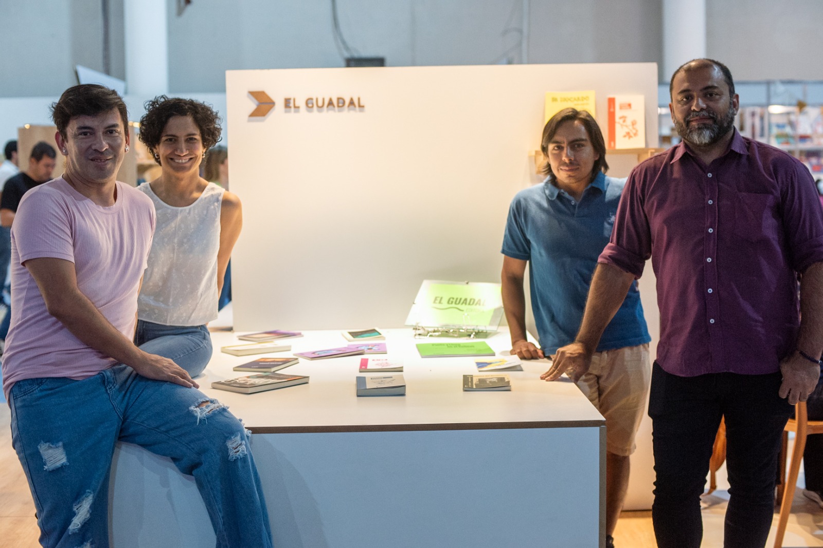 El Guadal presenta obras poéticas, de narrativa e investigación en la Feria del Libro