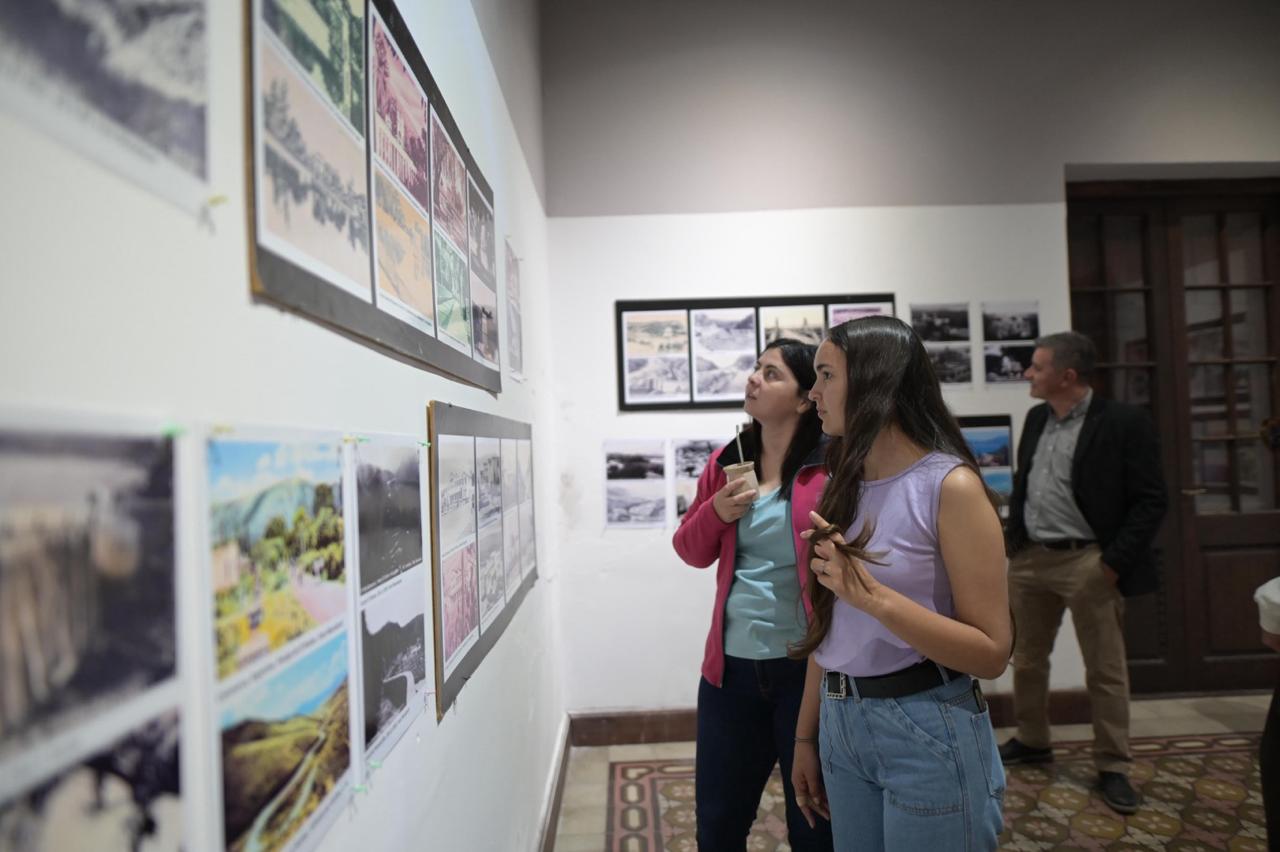 Inauguró “Orígenes”, muestra de fotos y postales antiguas de Catamarca