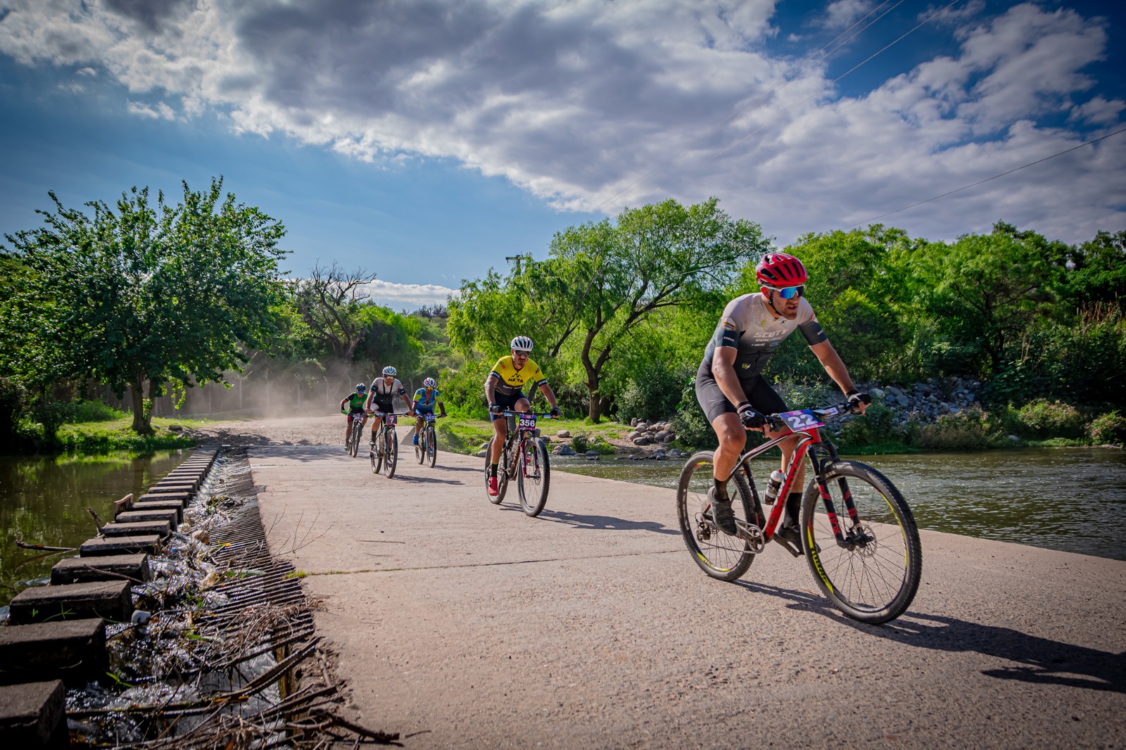 Más de 250 ciclistas participaron del Desafío Fray 2024