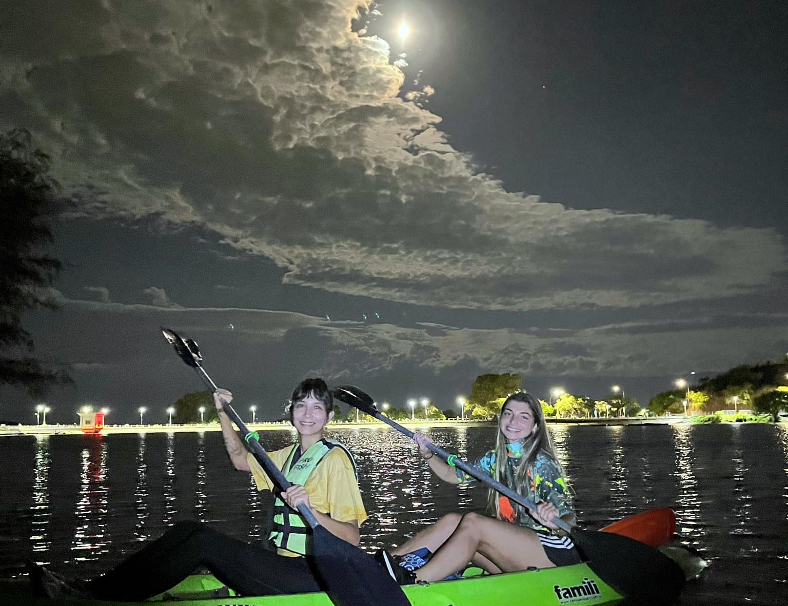 Propuestas turísticas desde el jueves: Kayak bajo la luna llena y Astroturismo