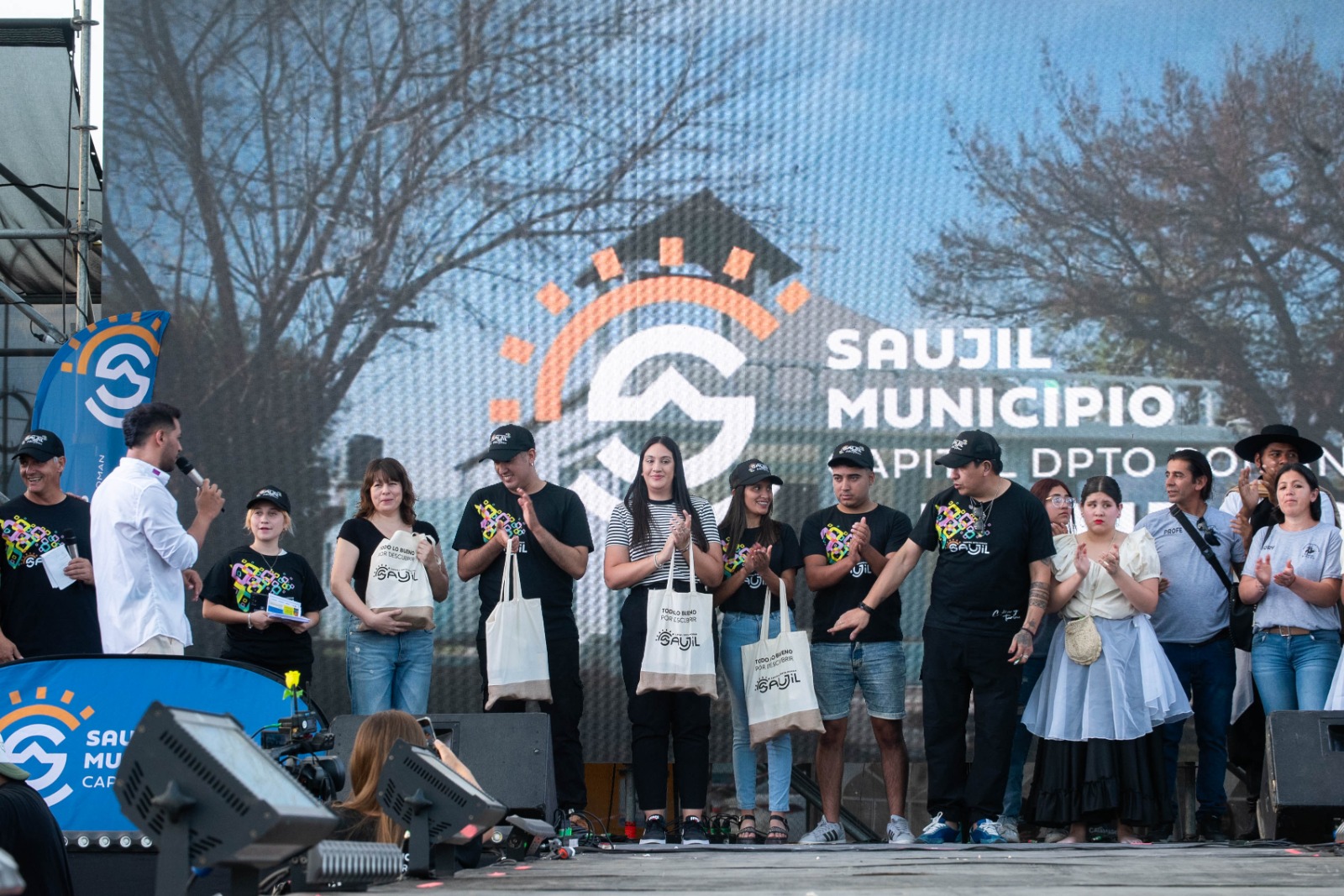 Saujil, Las Juntas y Capital presentaron sus propuestas de verano en la Feria del Patio